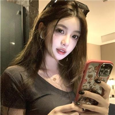 衣橱里的她1